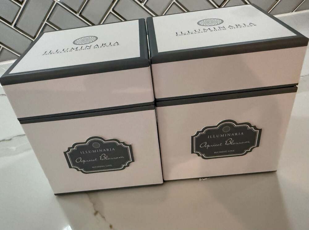 Illuminaria Porcelain Room Diffuser Apricot Blossom